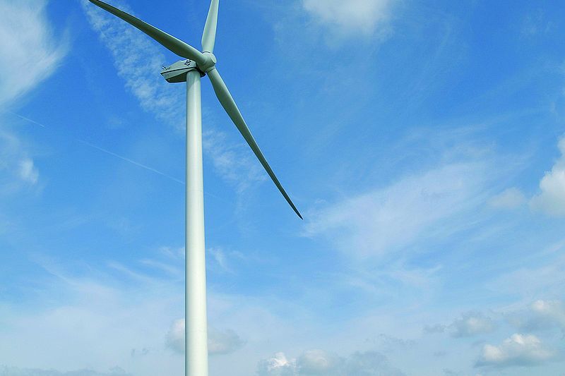 Windenergieanlage mit Schafen © REpower Systems AG