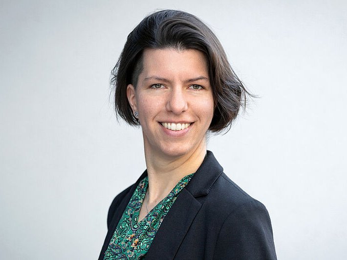 Portraitfoto von Kristina Backhaus
