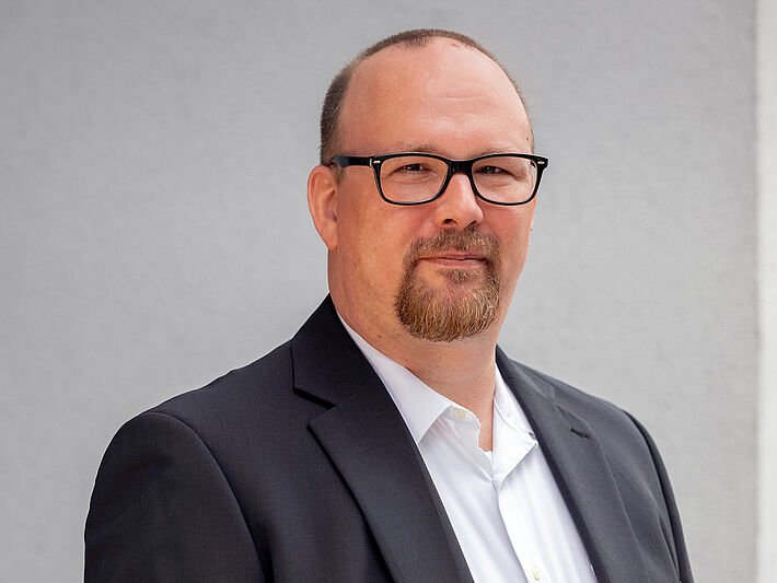Portraitfoto von Alexander Förster