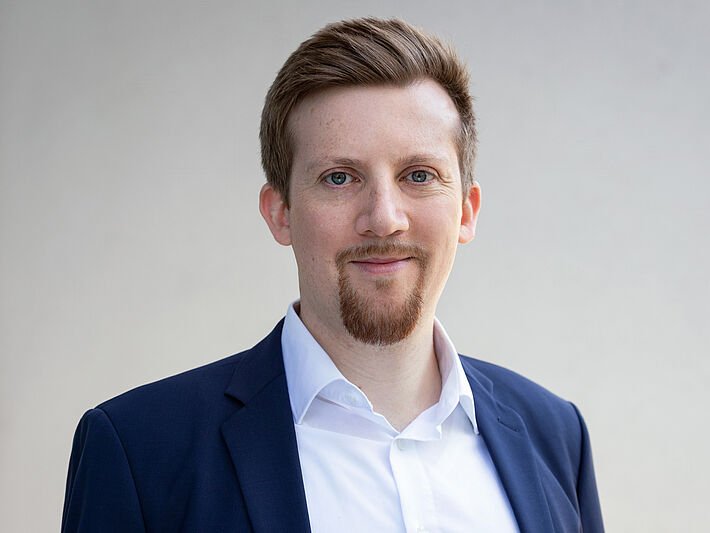 Portraitfoto von Julian Schrick