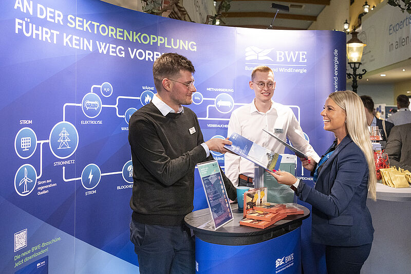 BWE-Stand auf den Windenergietagen in Linstow, © BWE/Silke Reents BWE-Stand auf den Windenergietagen in Linstow, © BWE/Silke Reents