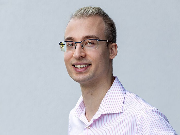 Portraitfoto von Florian Nüßler