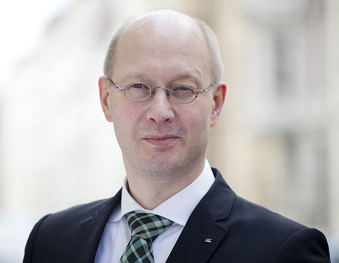 Portrait des ehemaligen Geschäftsführeres Henning Dettmer