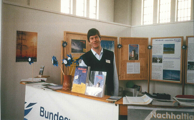 Bernd Brinker am BWE Messestand 1998