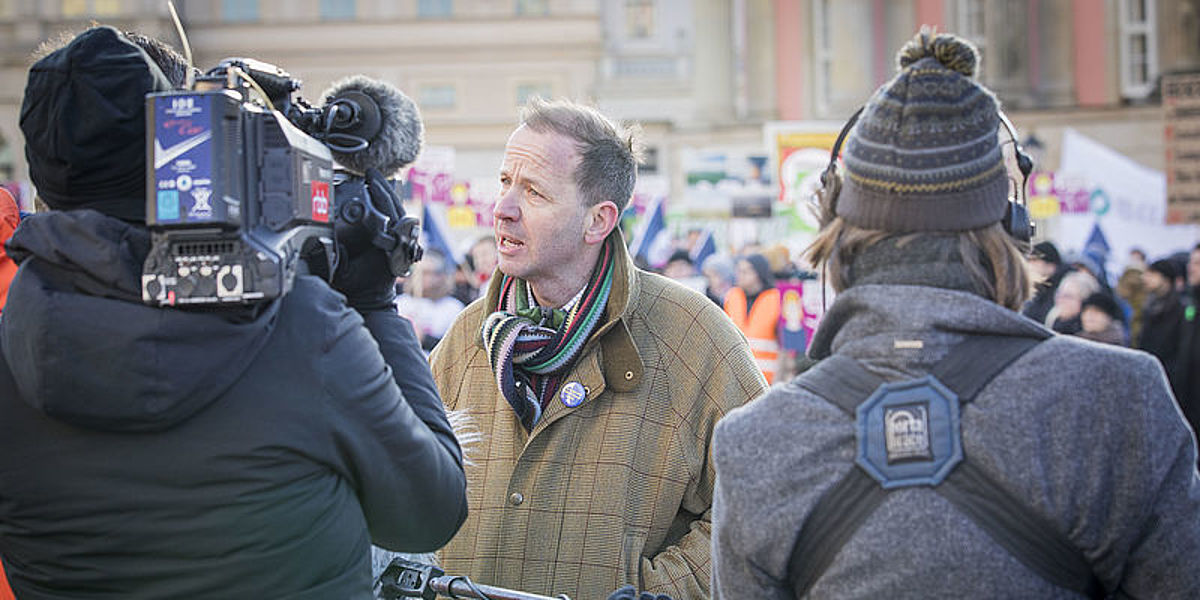 Jan Hinrich Glahr im Interview auf der Kundgebung in Potsdam
