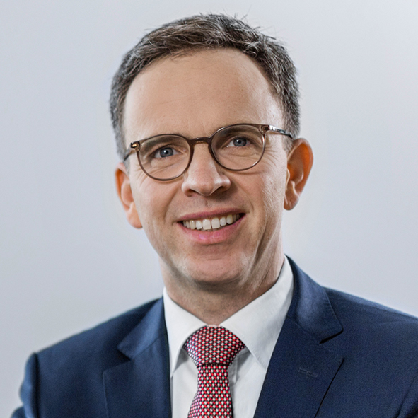 Dr. Bernd Wust